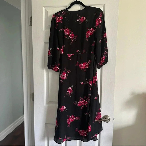 Size M Eliane Rose Black and Pink Floral Wrap Dress - Picture 2 of 4